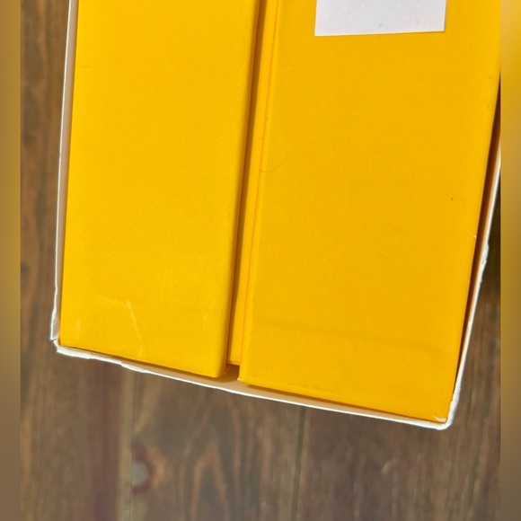 Melto | Peony & Charcoal | Bougie Scented Candle | Natural | 7.5 oz - Picture 3 of 9